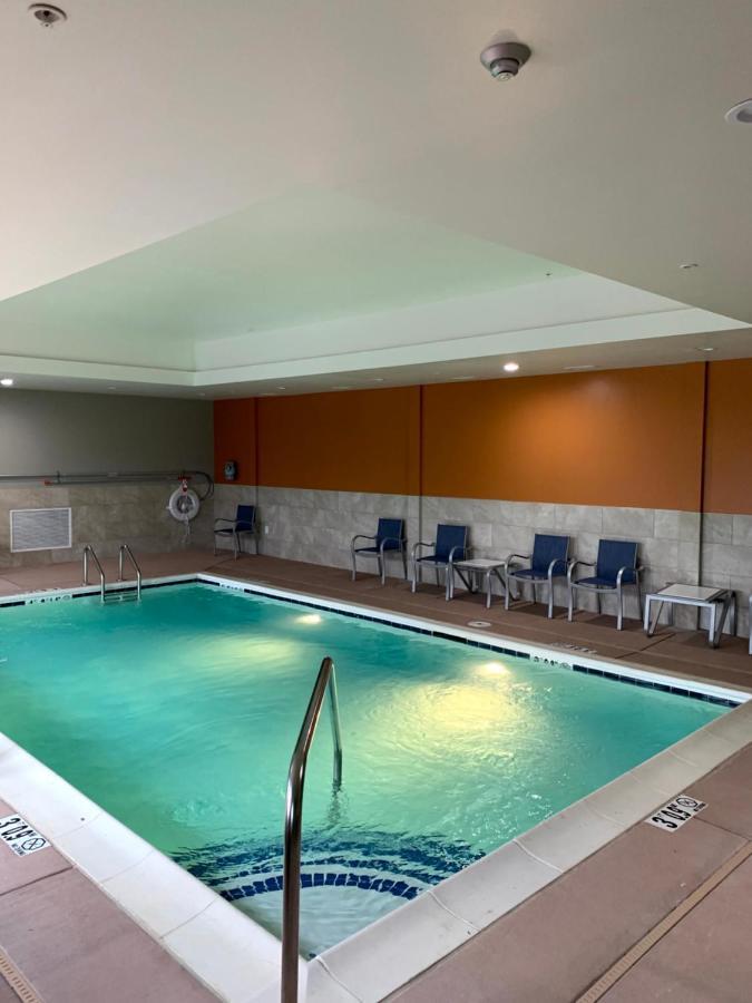 La Quinta Inn & Suites By Wyndham Louisville Ne - Old Henry Rd Extérieur photo