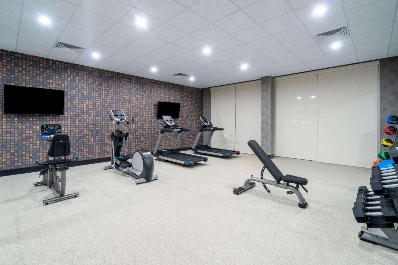 La Quinta Inn & Suites By Wyndham Louisville Ne - Old Henry Rd Extérieur photo