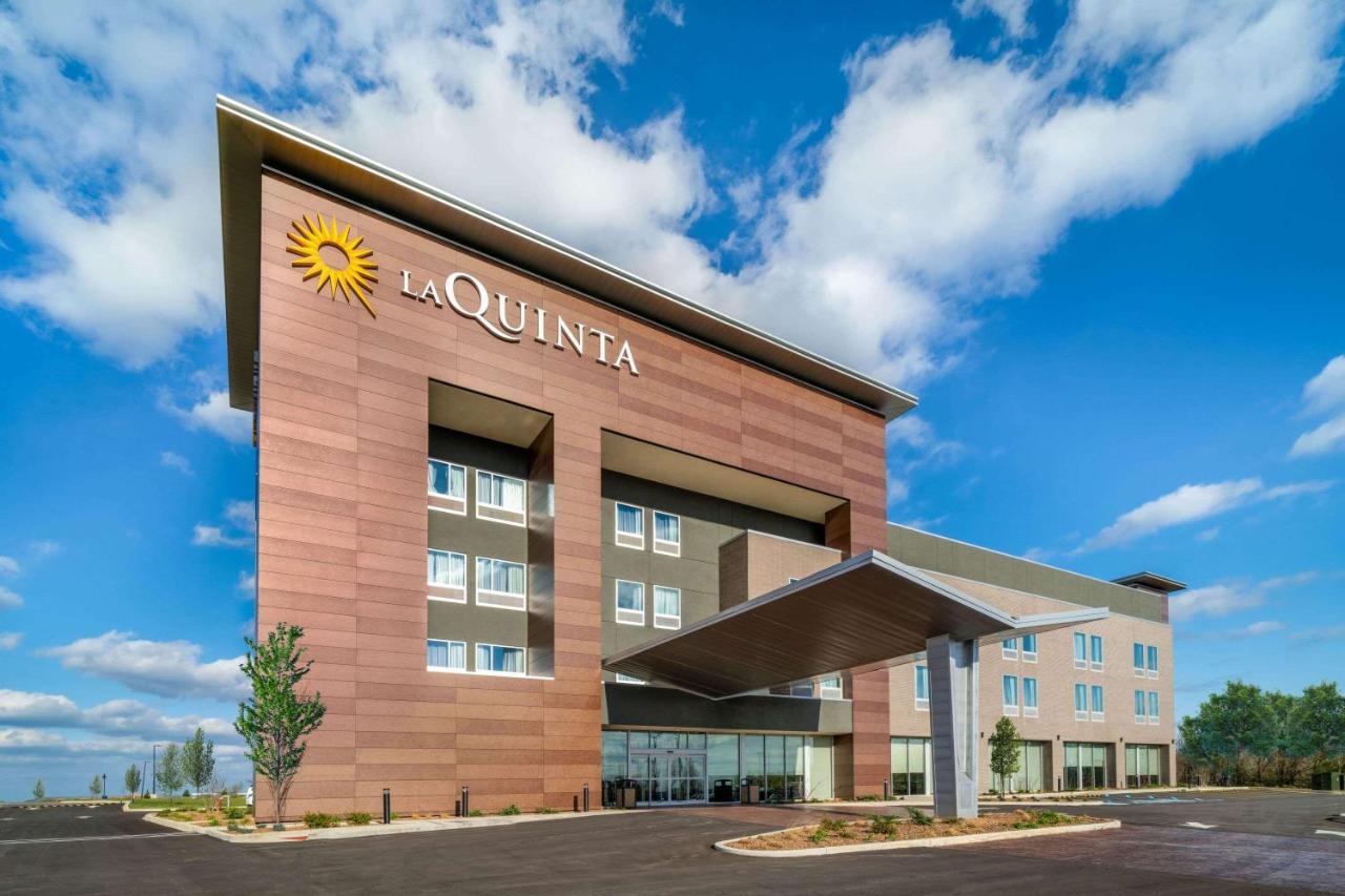 La Quinta Inn & Suites By Wyndham Louisville Ne - Old Henry Rd Extérieur photo